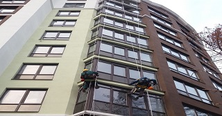 Установка крыши на балкон Белогорск цена от 1039 руб. м/2.